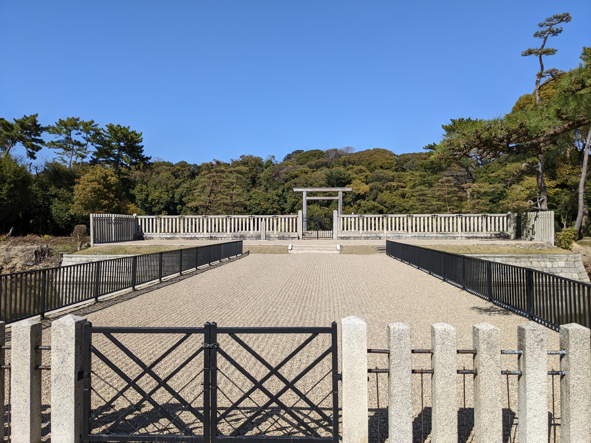 仁徳天皇陵古墳拝所