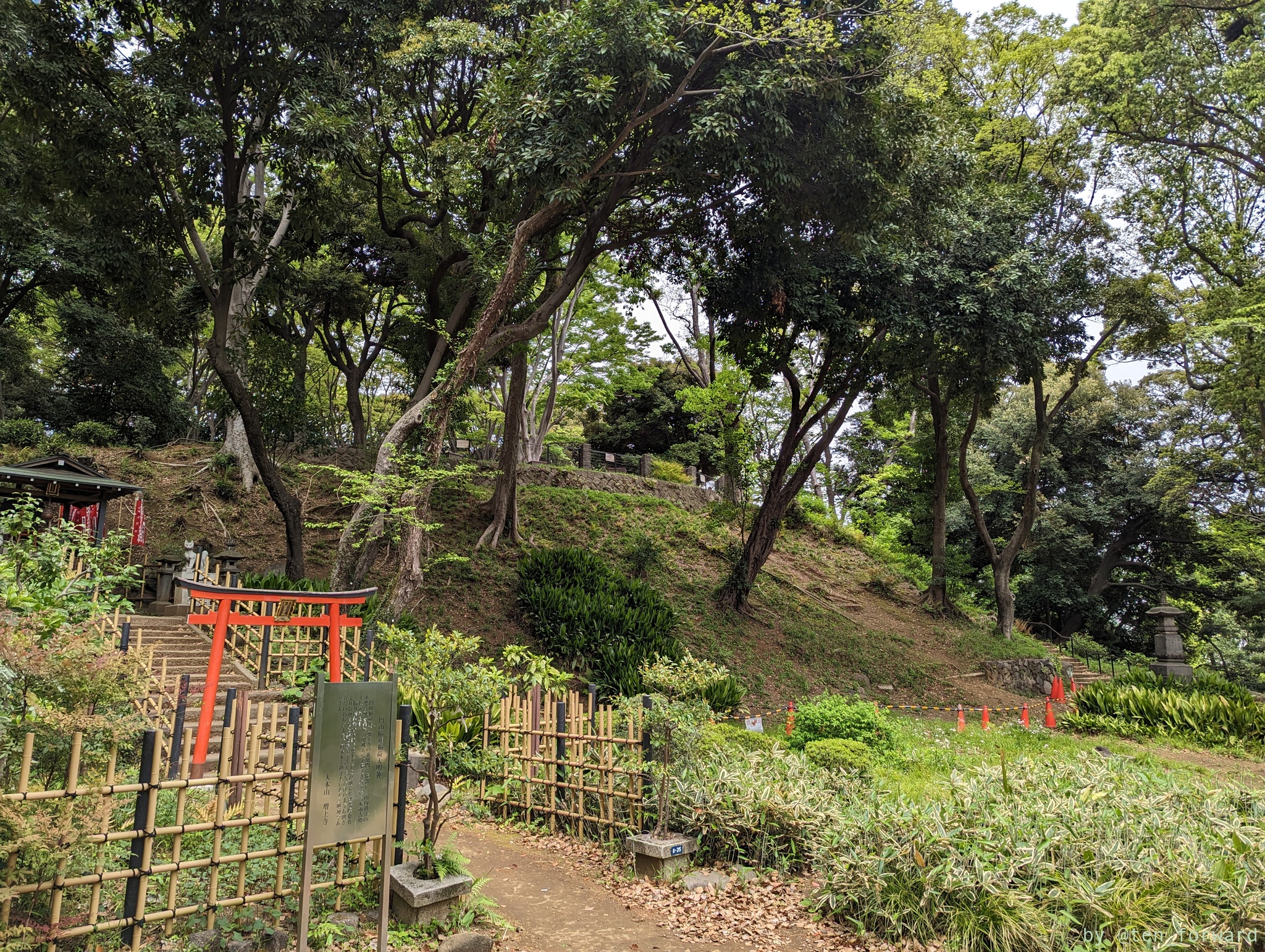 芝丸山古墳くびれ部分