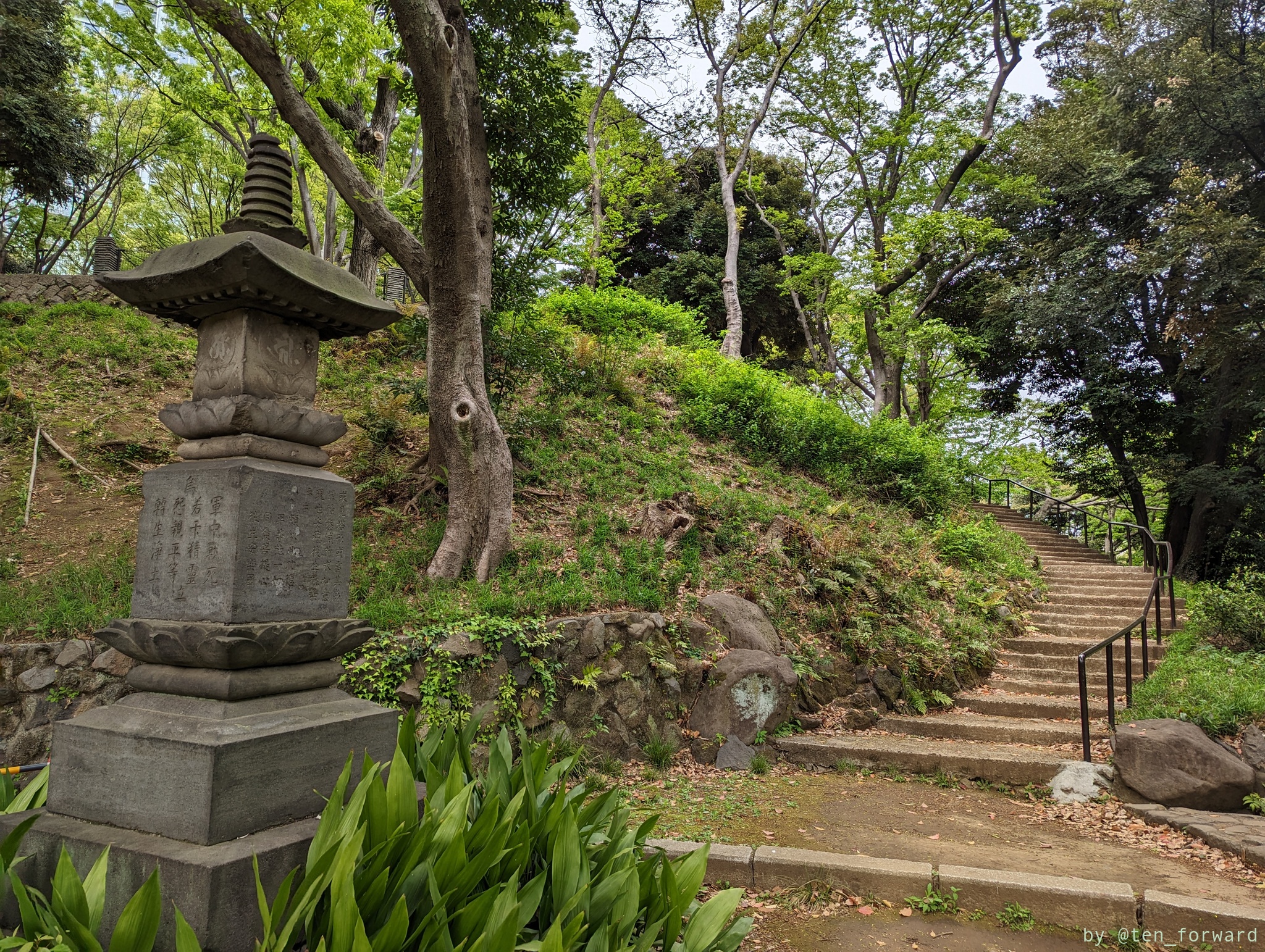 芝丸山古墳