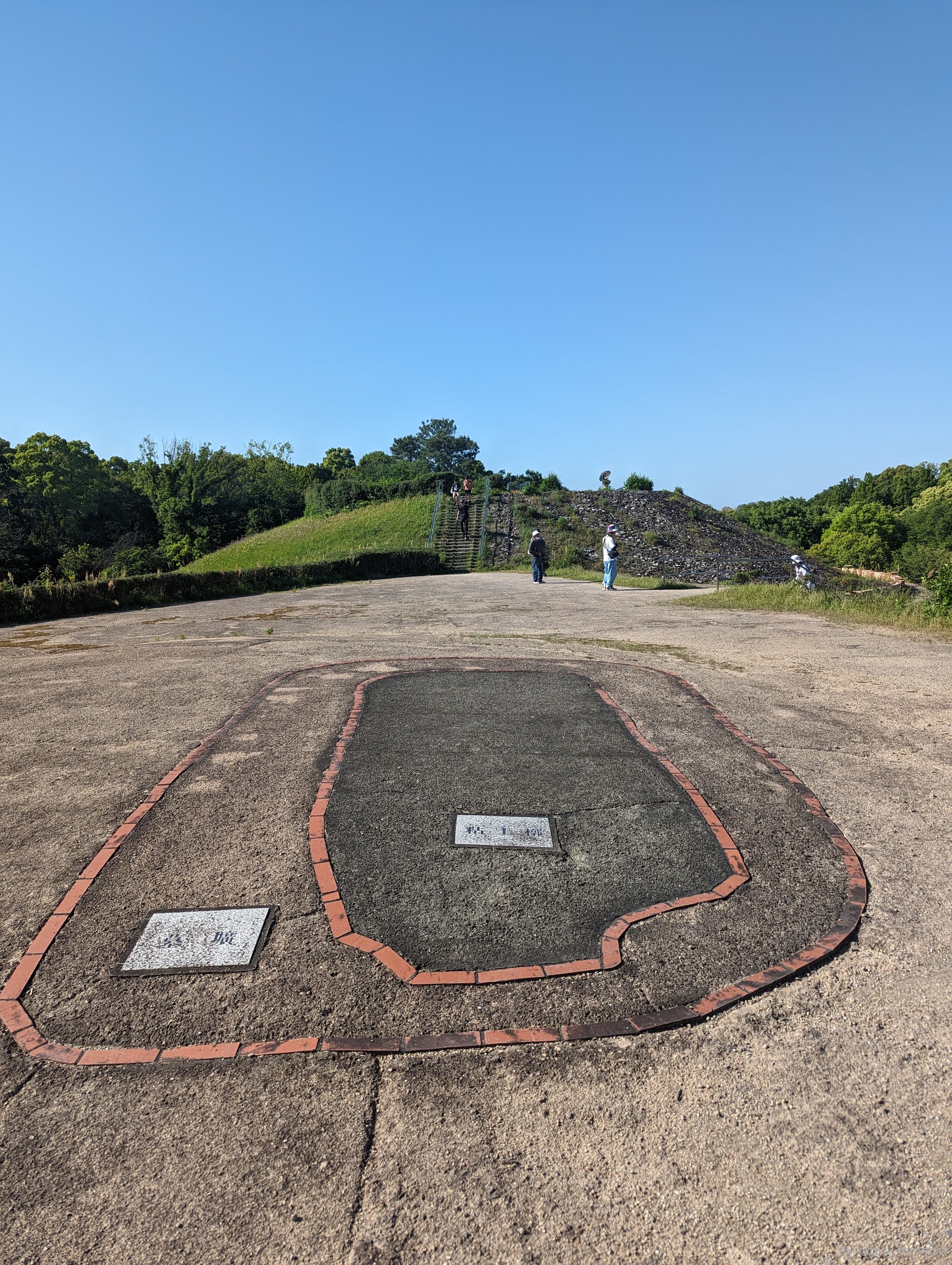 ナガレ山古墳前方部