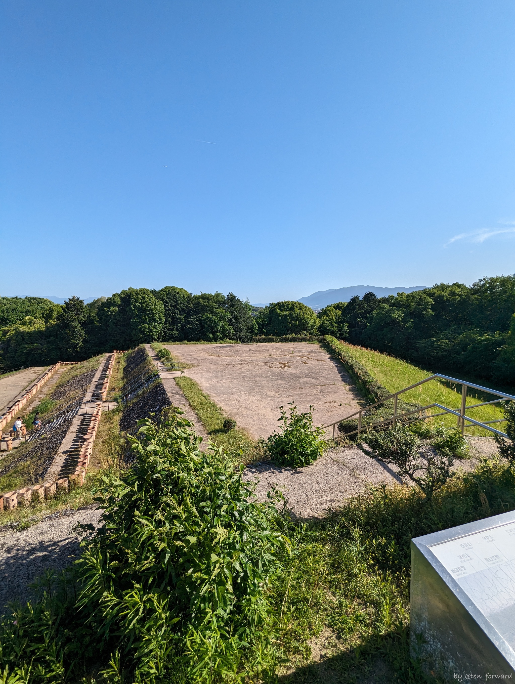 ナガレ山古墳前方部