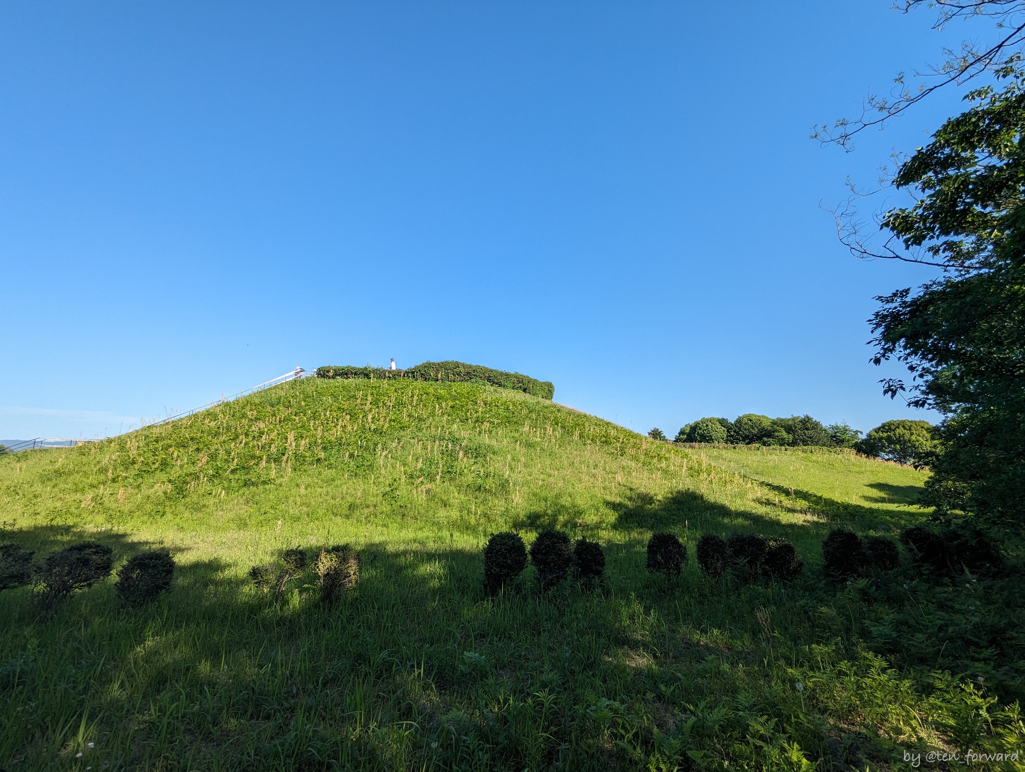 ナガレ山古墳西側から