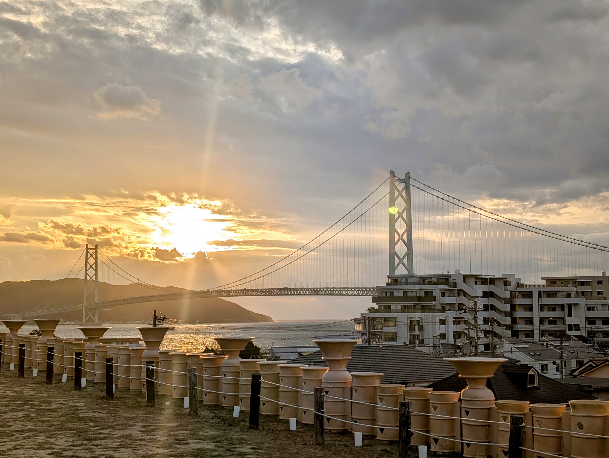 五色塚古墳からの明石海峡大橋