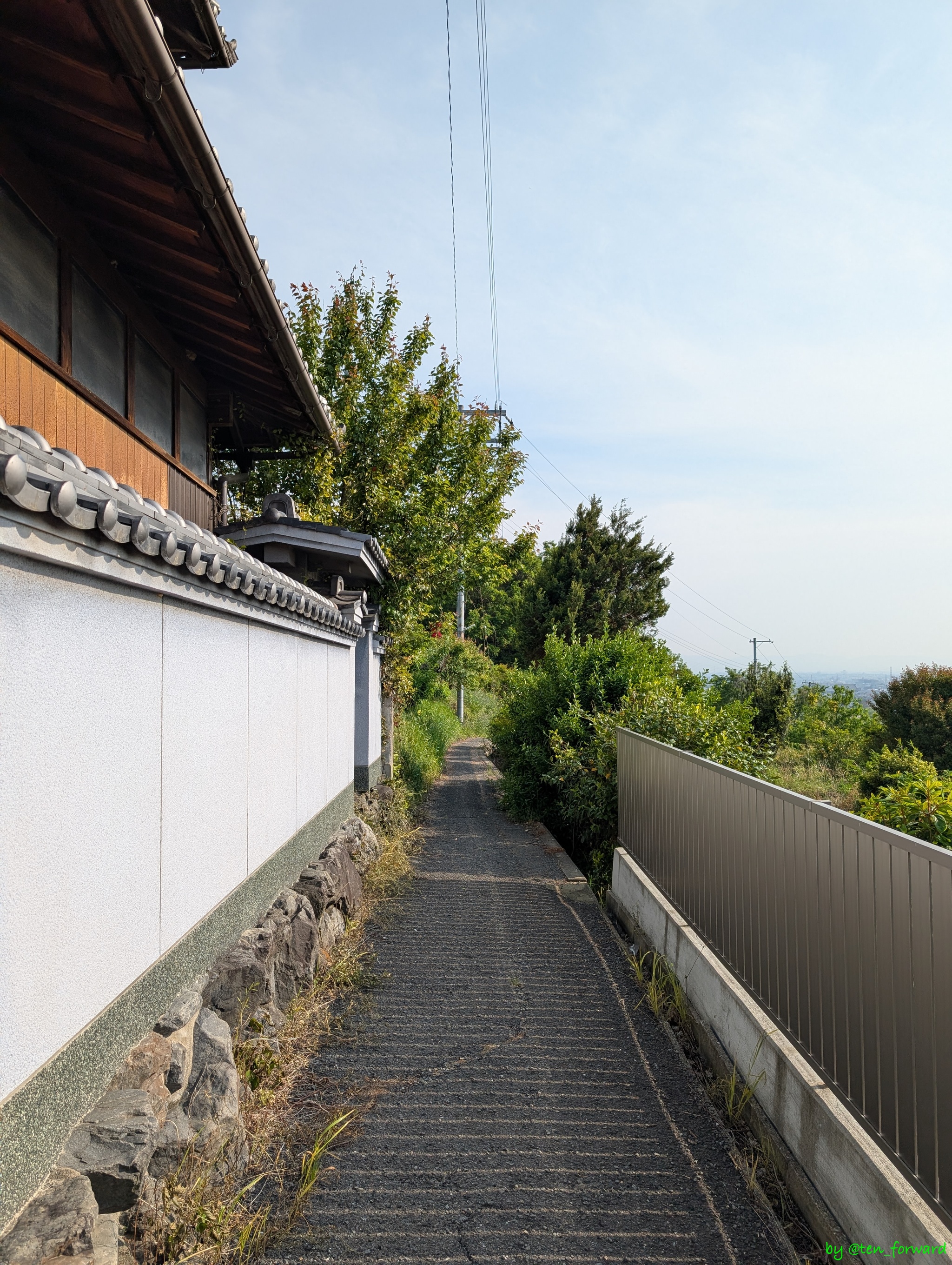 愛宕塚古墳への道