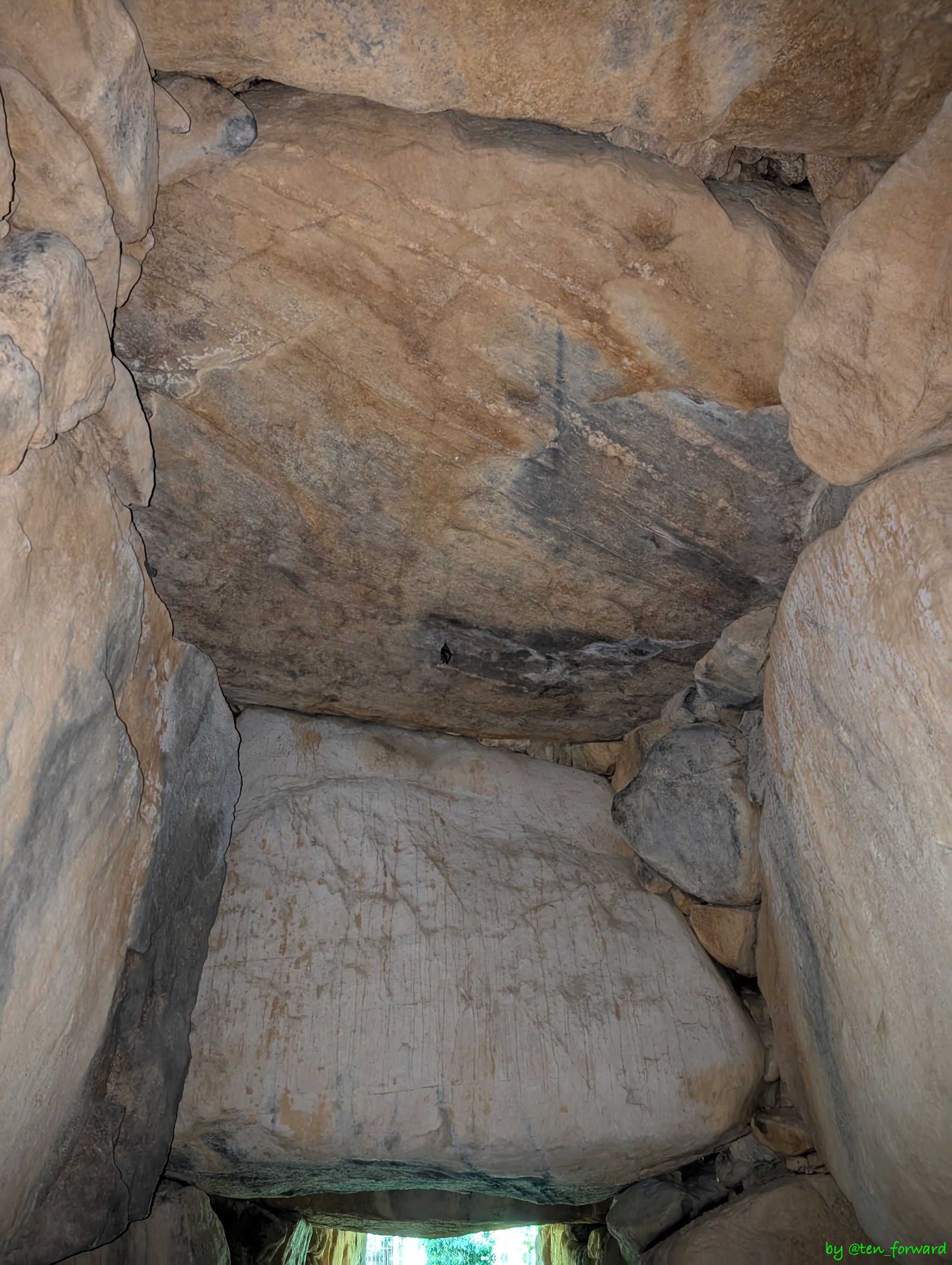 愛宕塚古墳石室