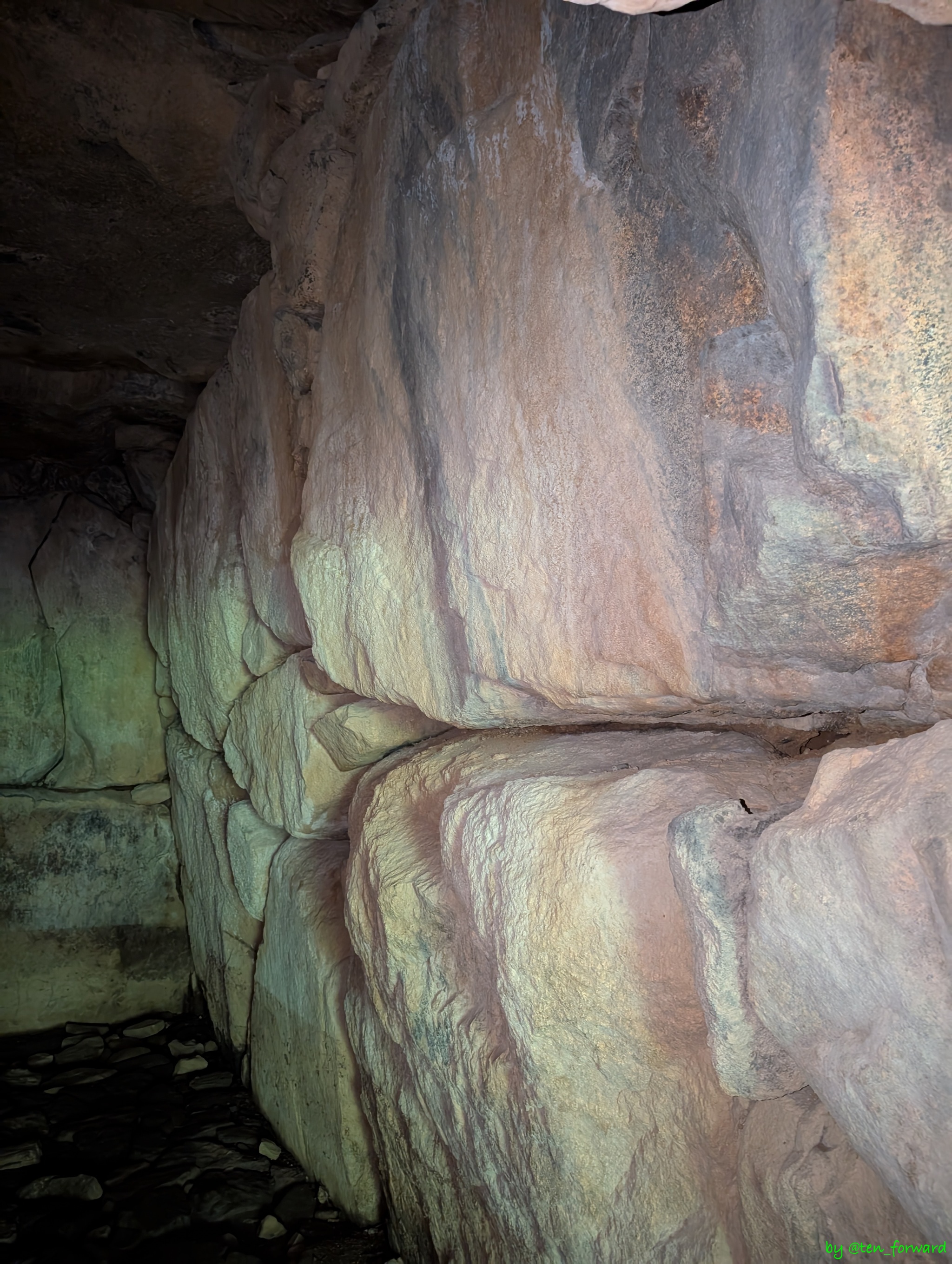 愛宕塚古墳石室