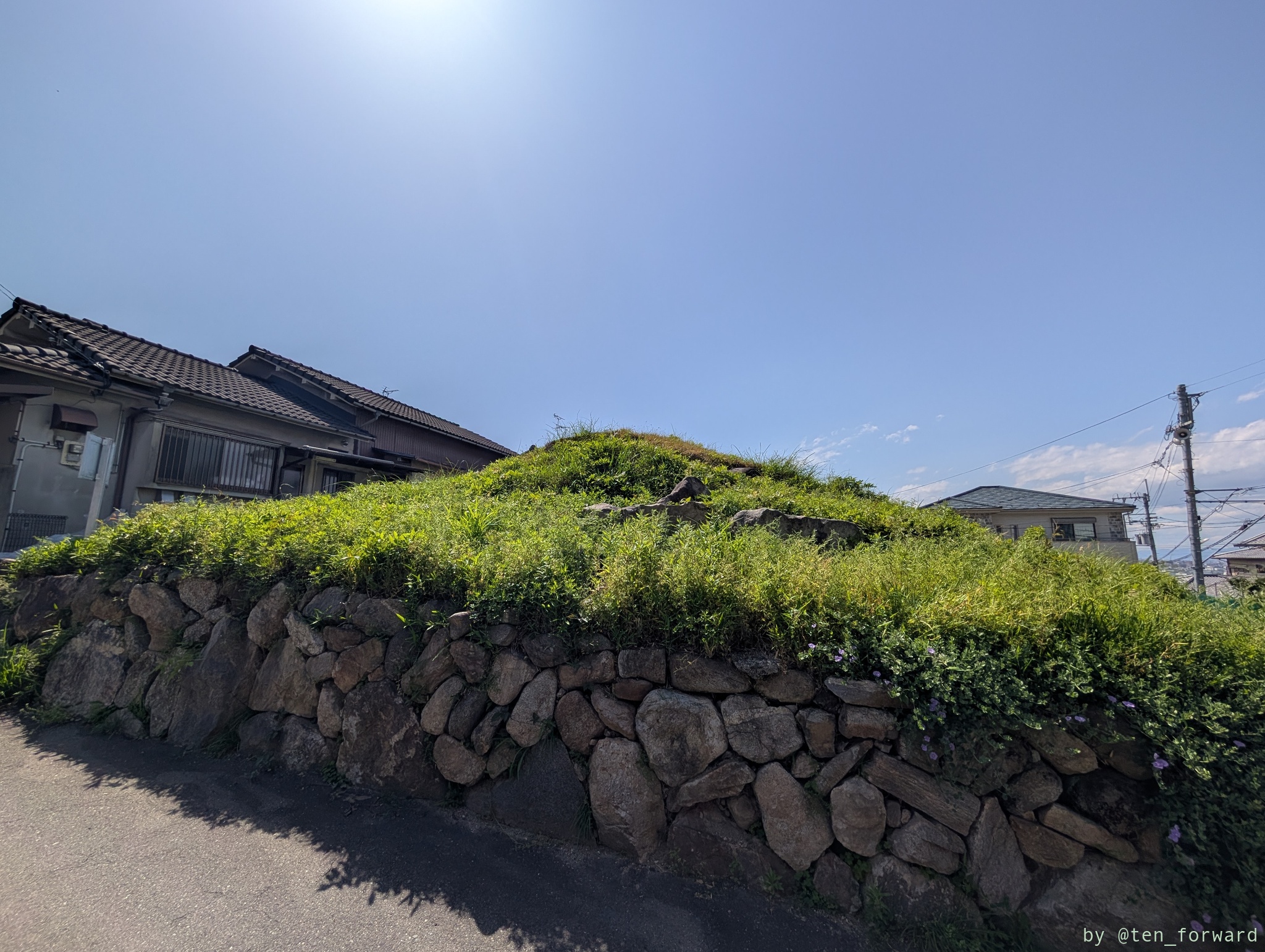 俊徳丸鏡塚古墳