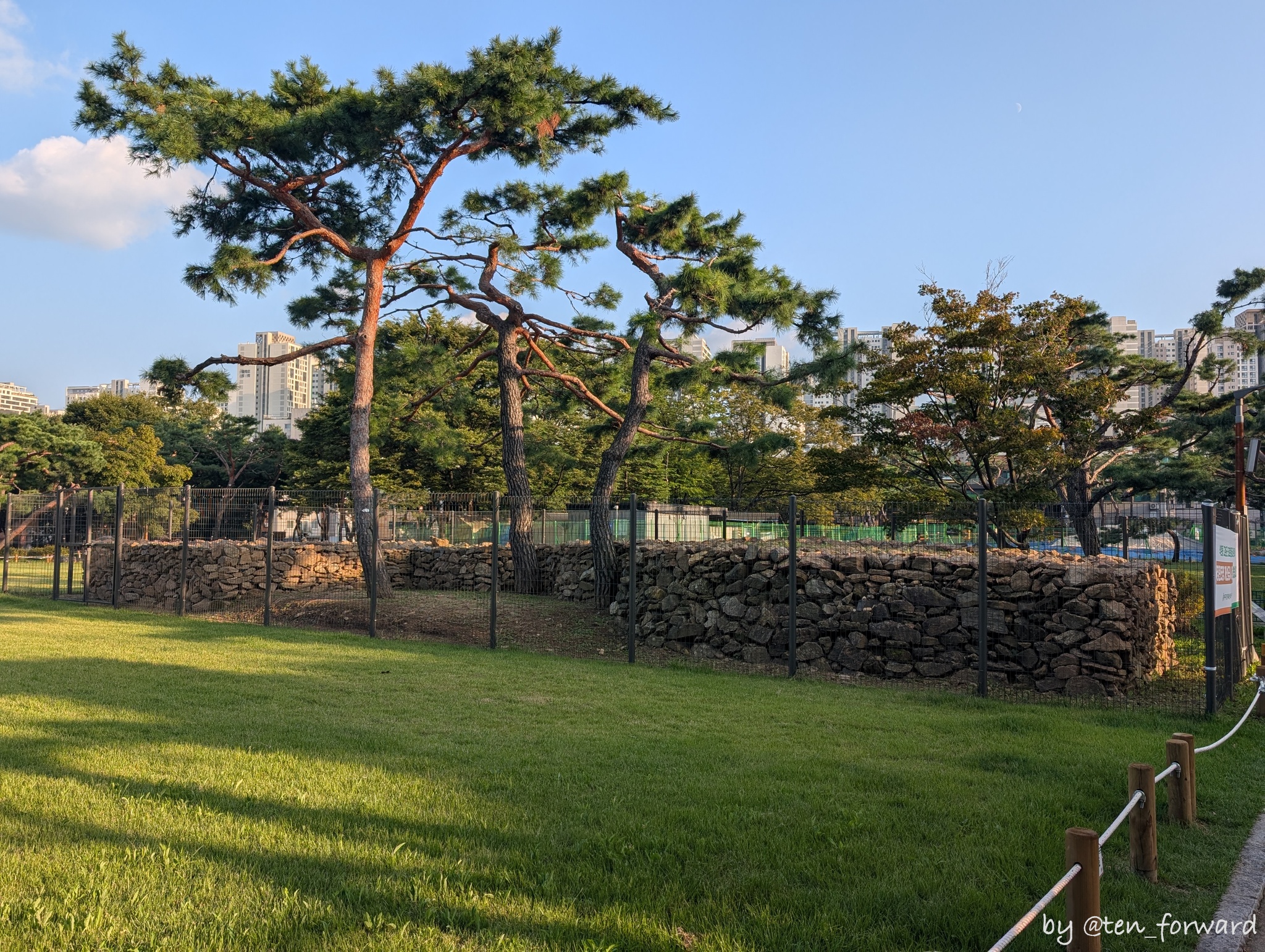 石村洞古墳群1号墳 北便 連接積石塚