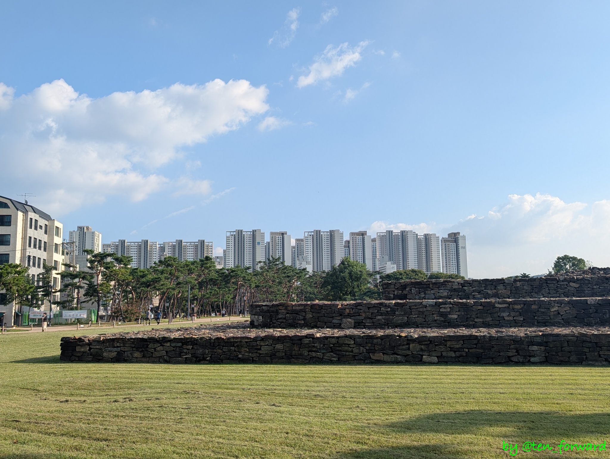 石村洞古墳群3号墳（北側から）