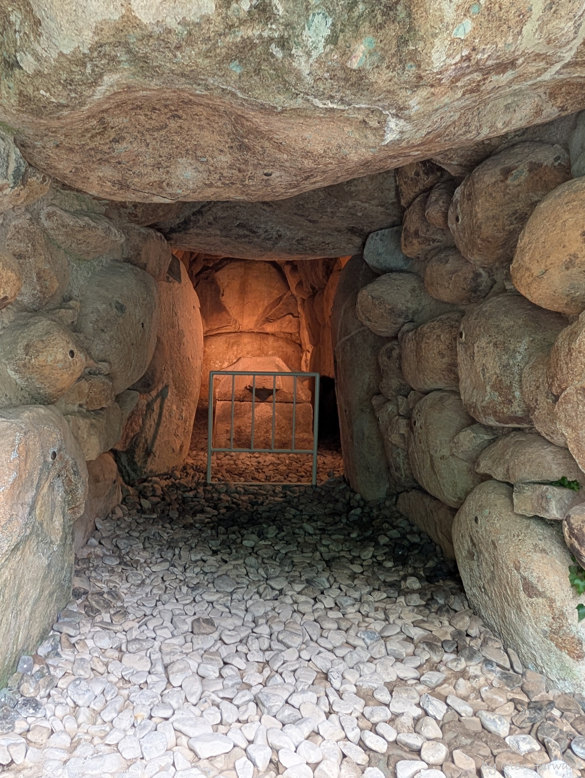 賤機山古墳石室