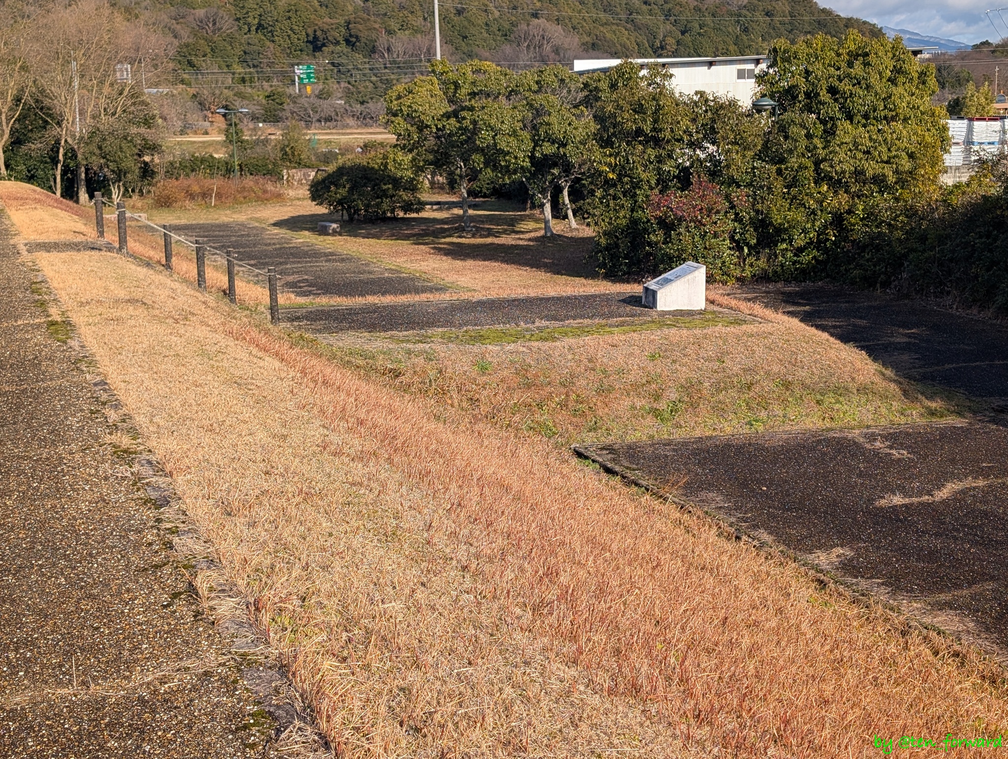 天乞山古墳(南東側造出)