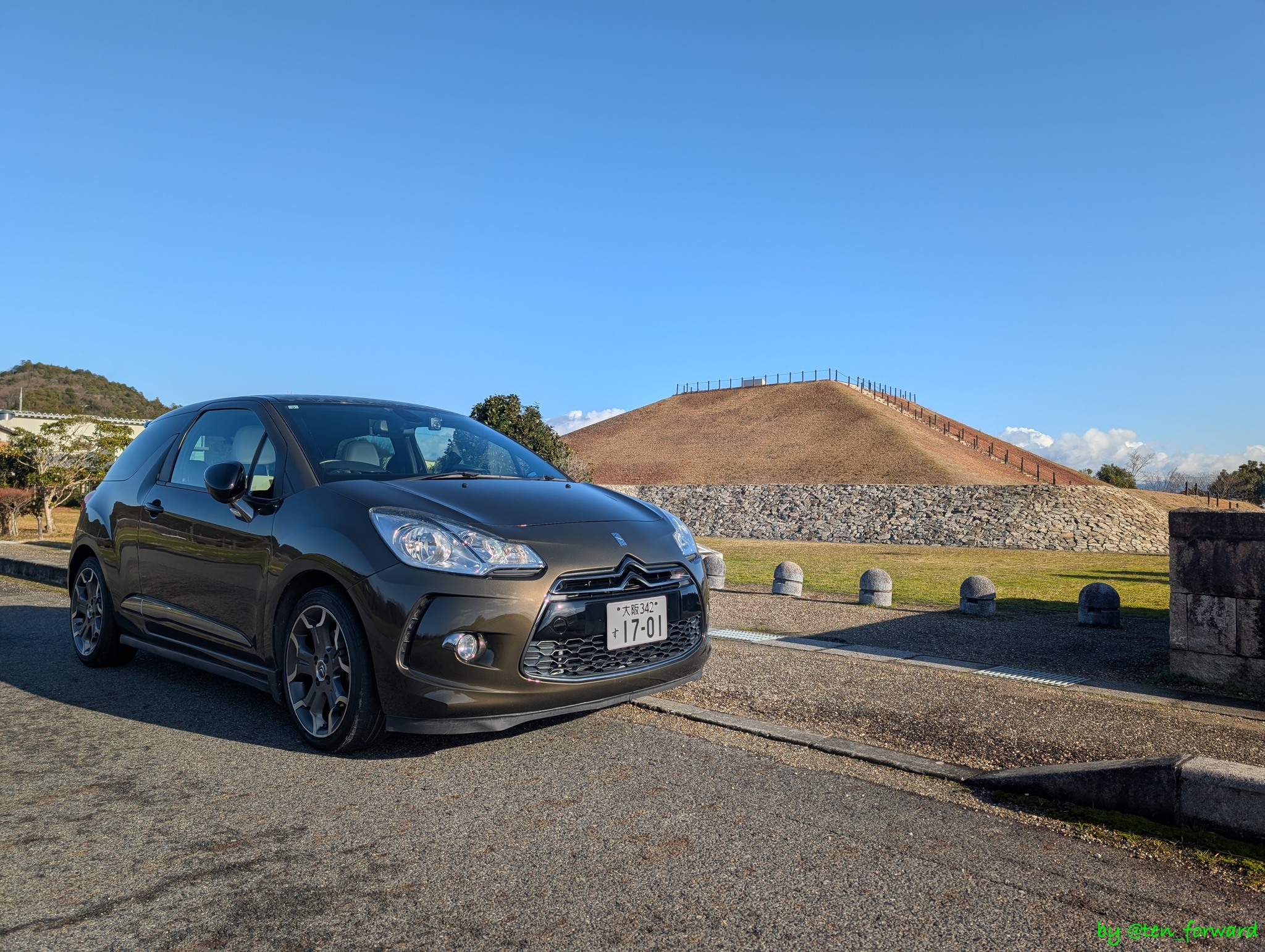 天乞山古墳と愛車