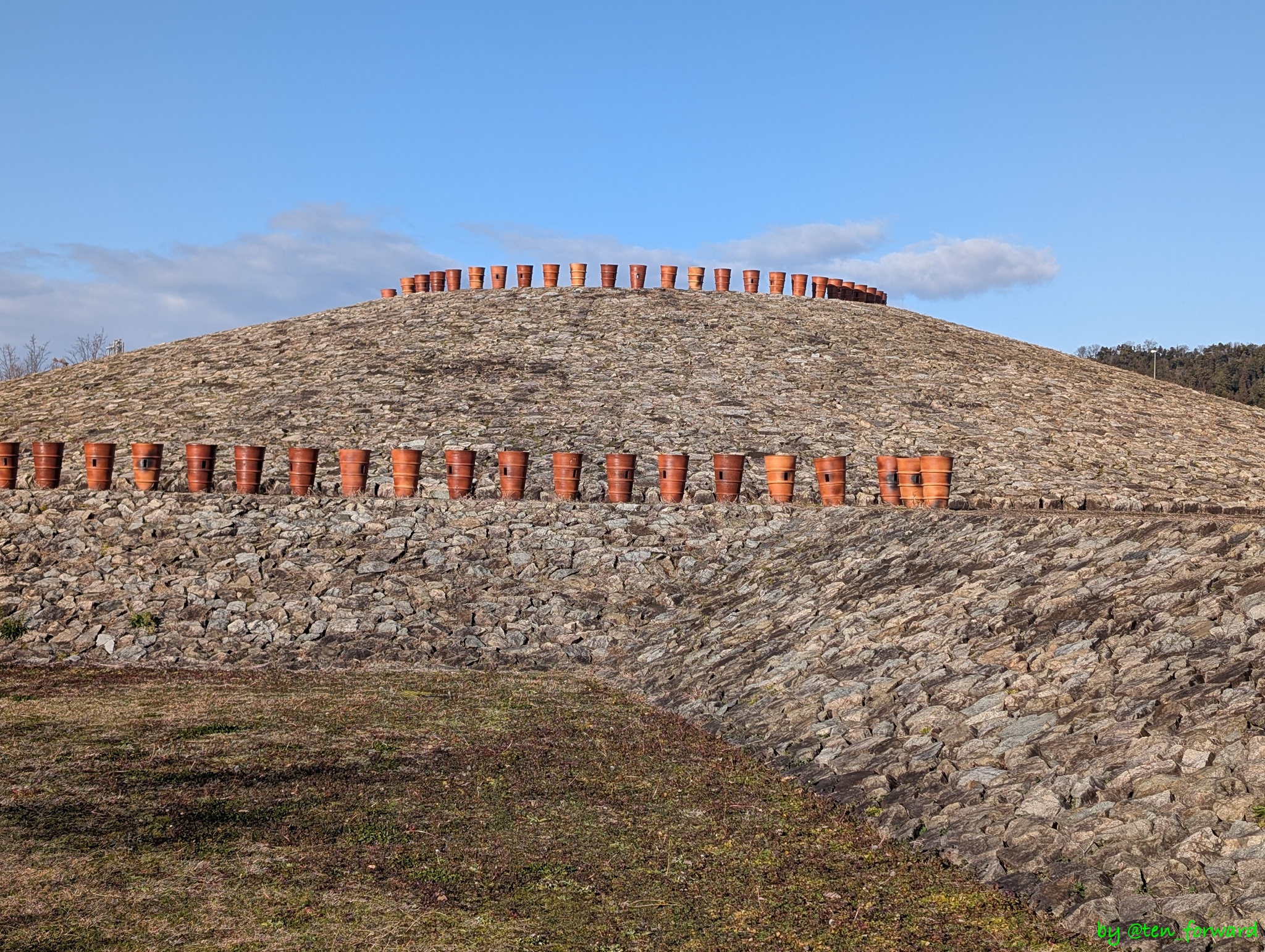 久保田山古墳(南から)