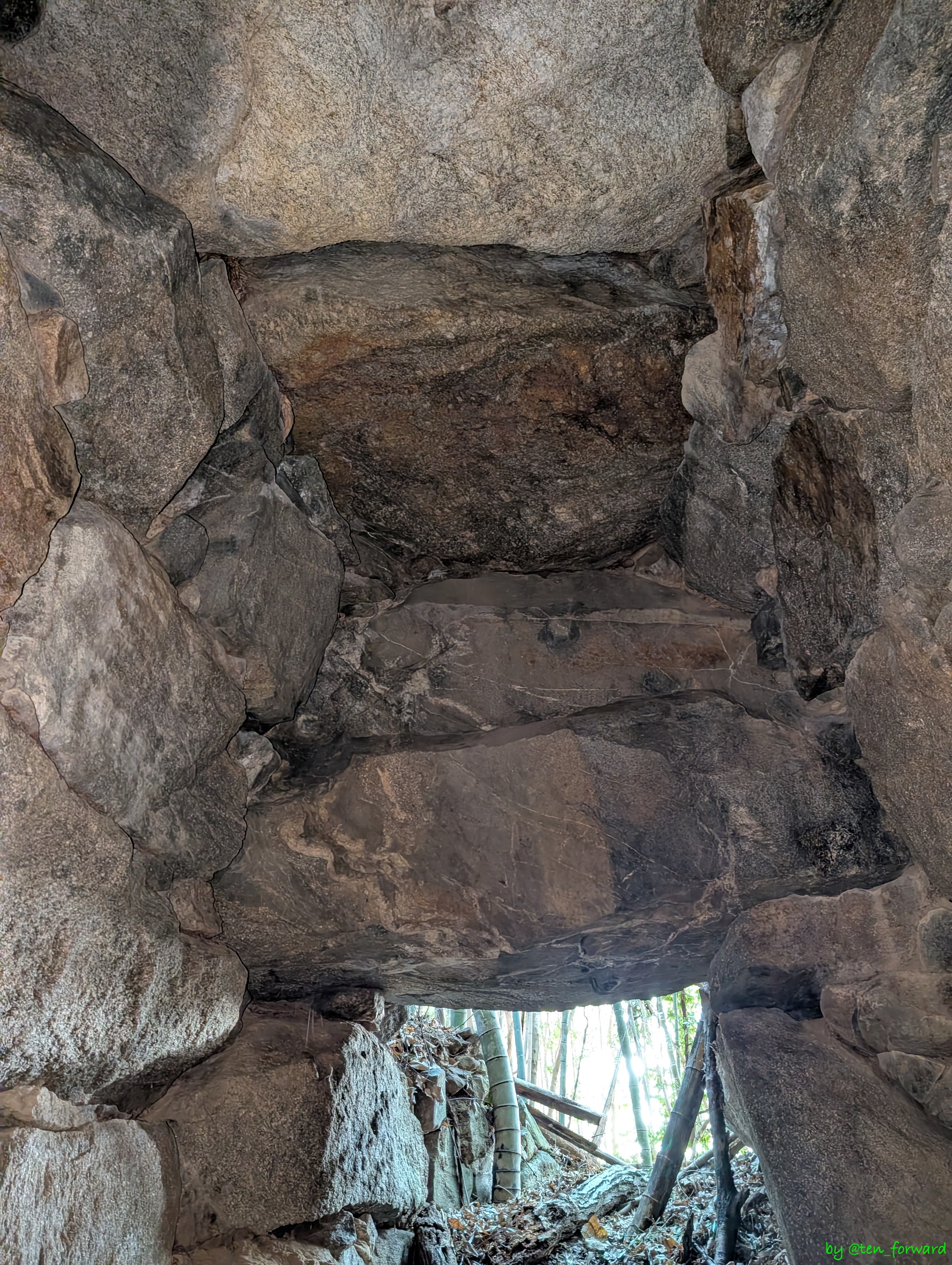 3号墳 玄室から羨道方向上部