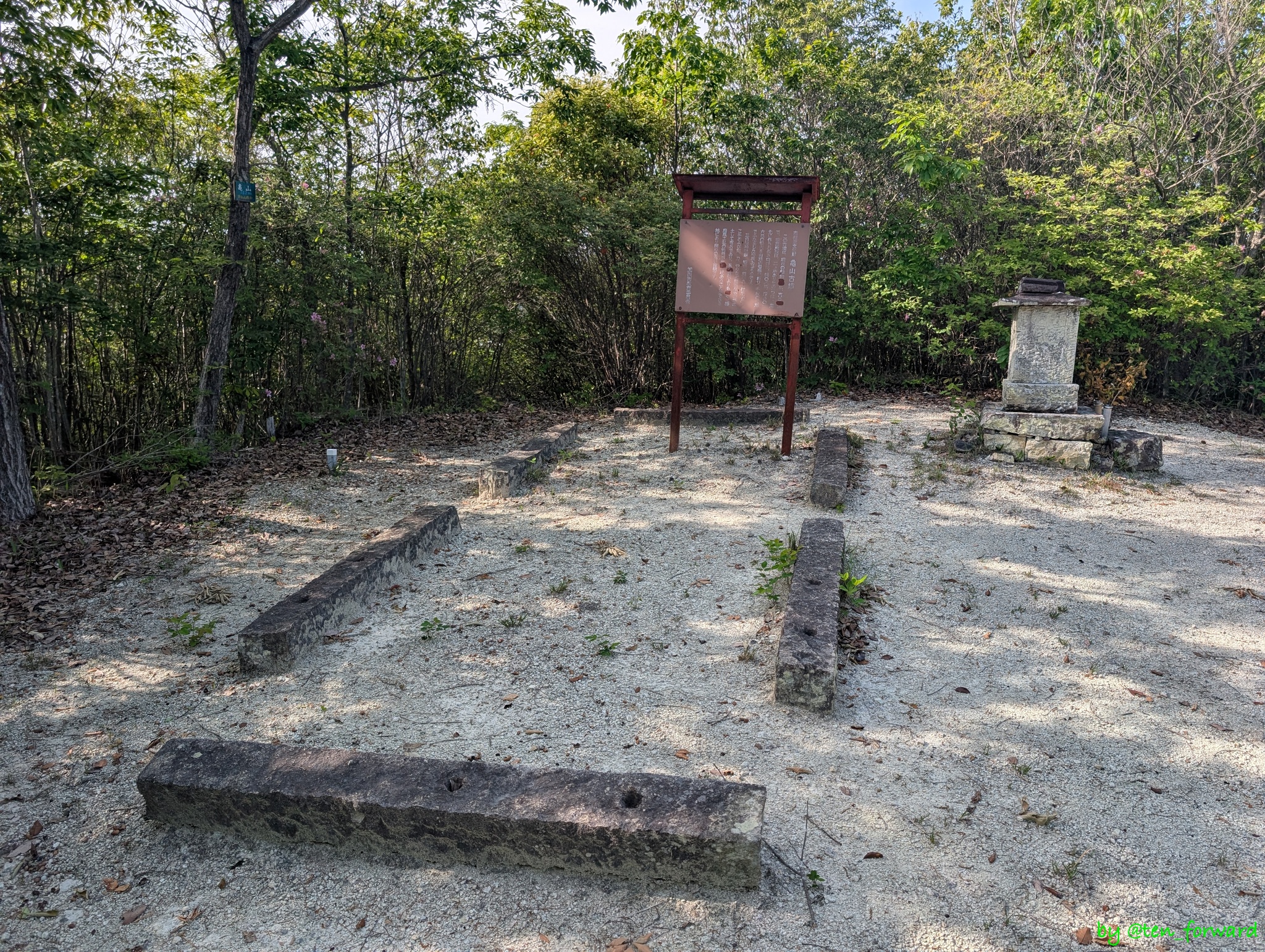 亀山古墳