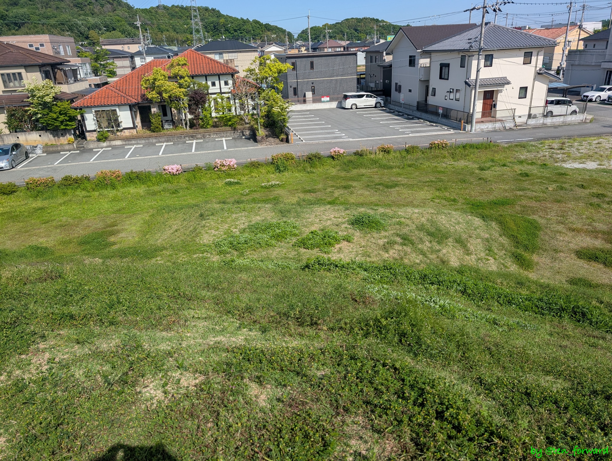 笹塚古墳墳頂部から前方部