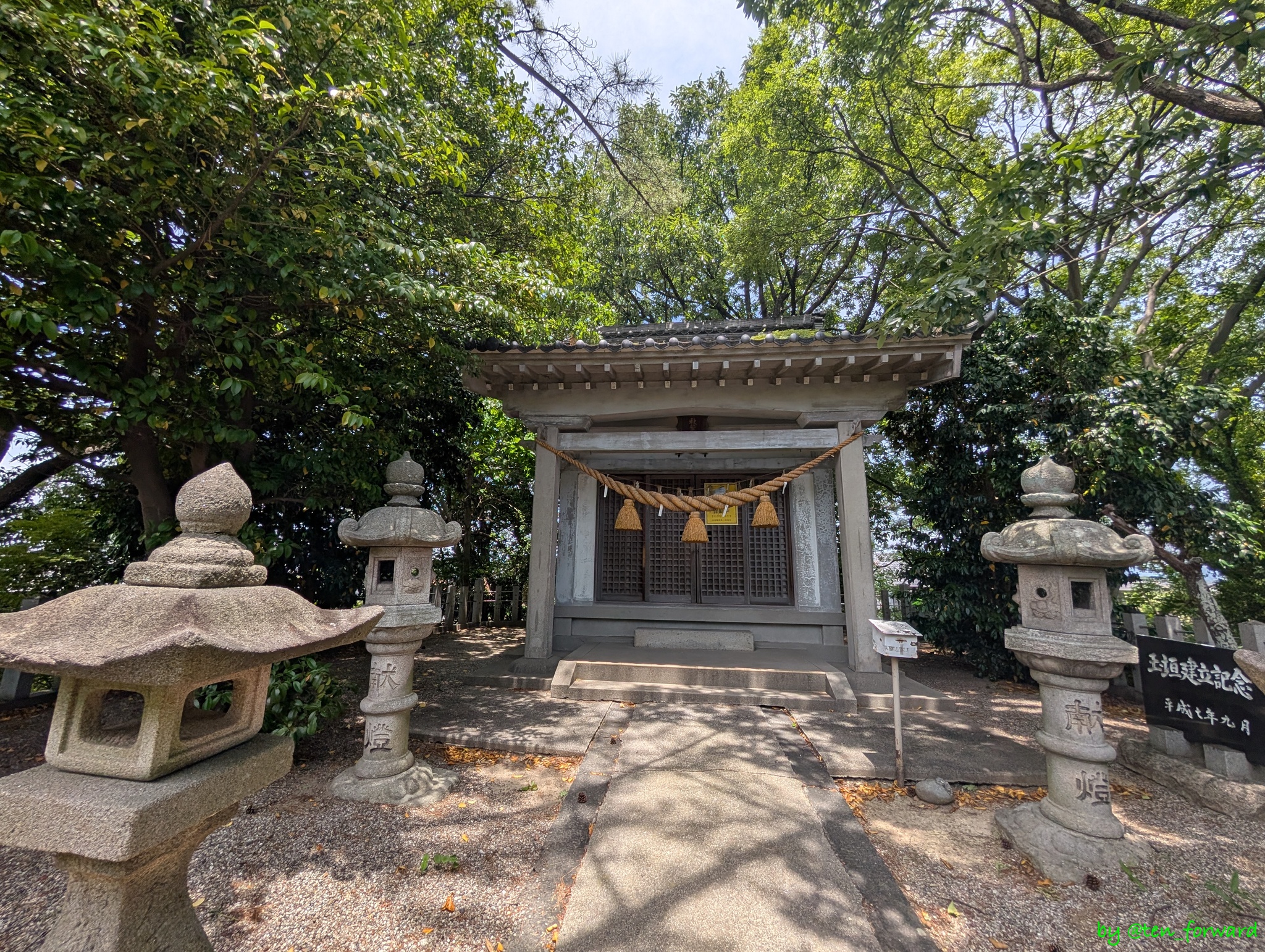 獅子塚古墳墳頂部