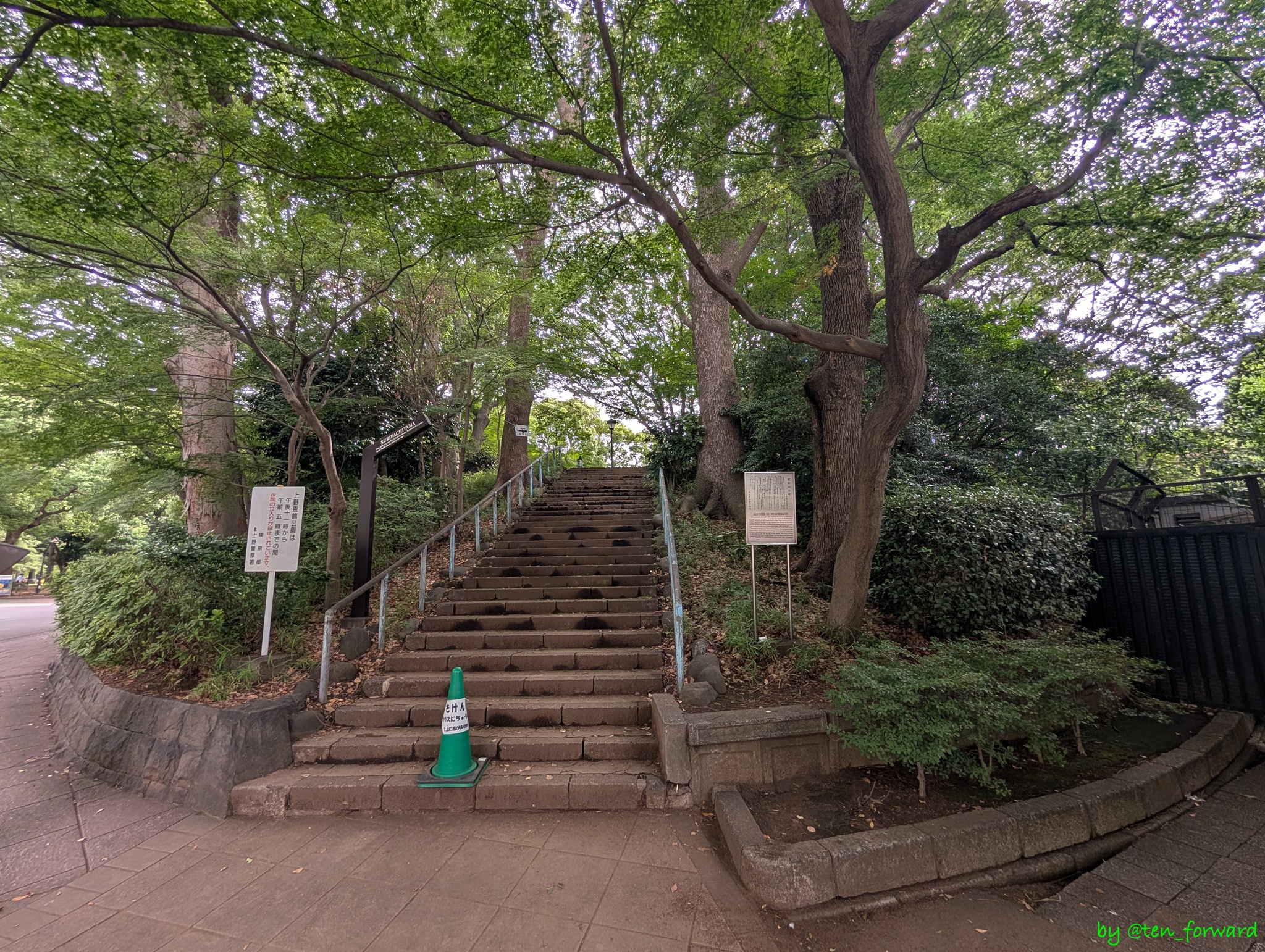 Featured image of post 摺鉢山古墳