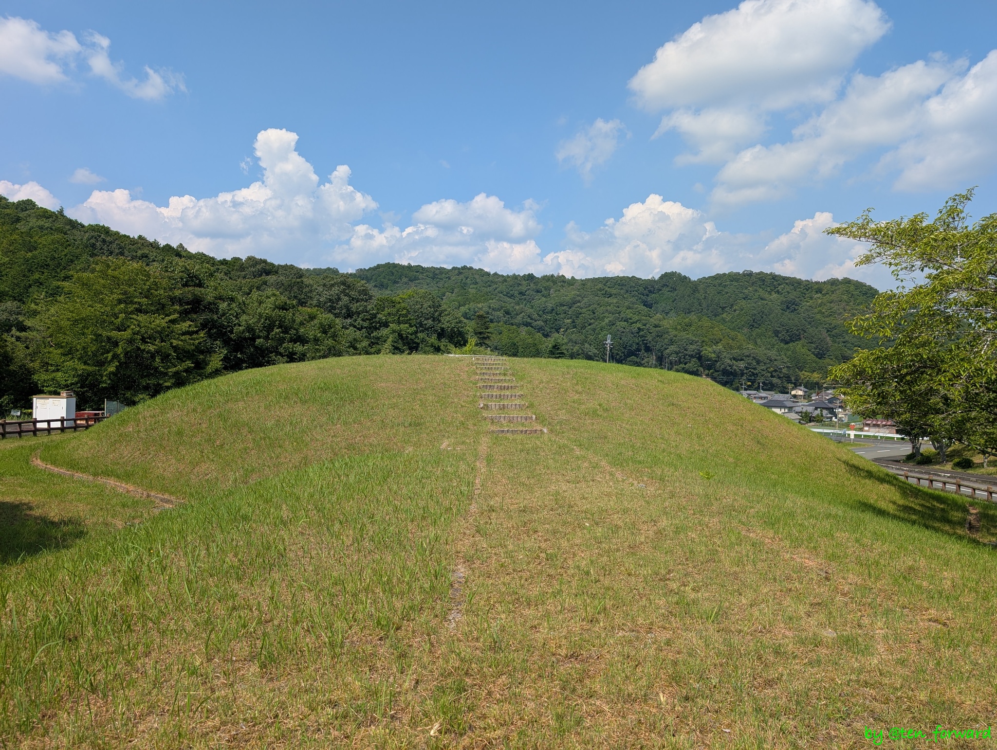 園部黒田古墳前方部から後円部